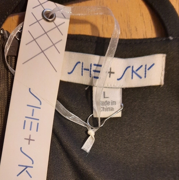 She + Sky Elegant Black Strappy Blouse - Picture 2 of 8